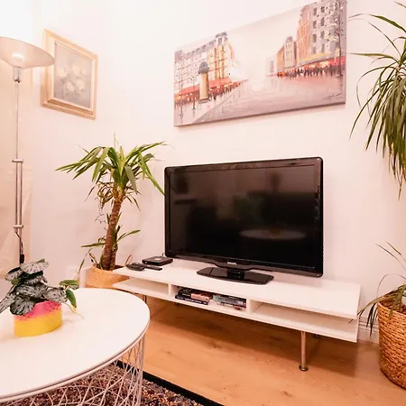 公寓 Lovely Flat In The Heart Of